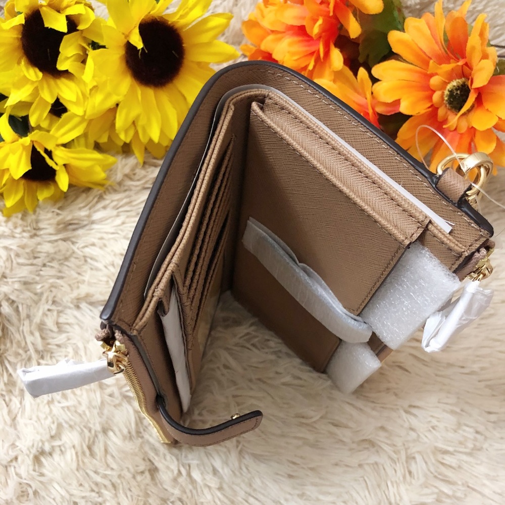 Michael Kors Jet Set Travel Double Zip Wristlet - Picture 7 of 8